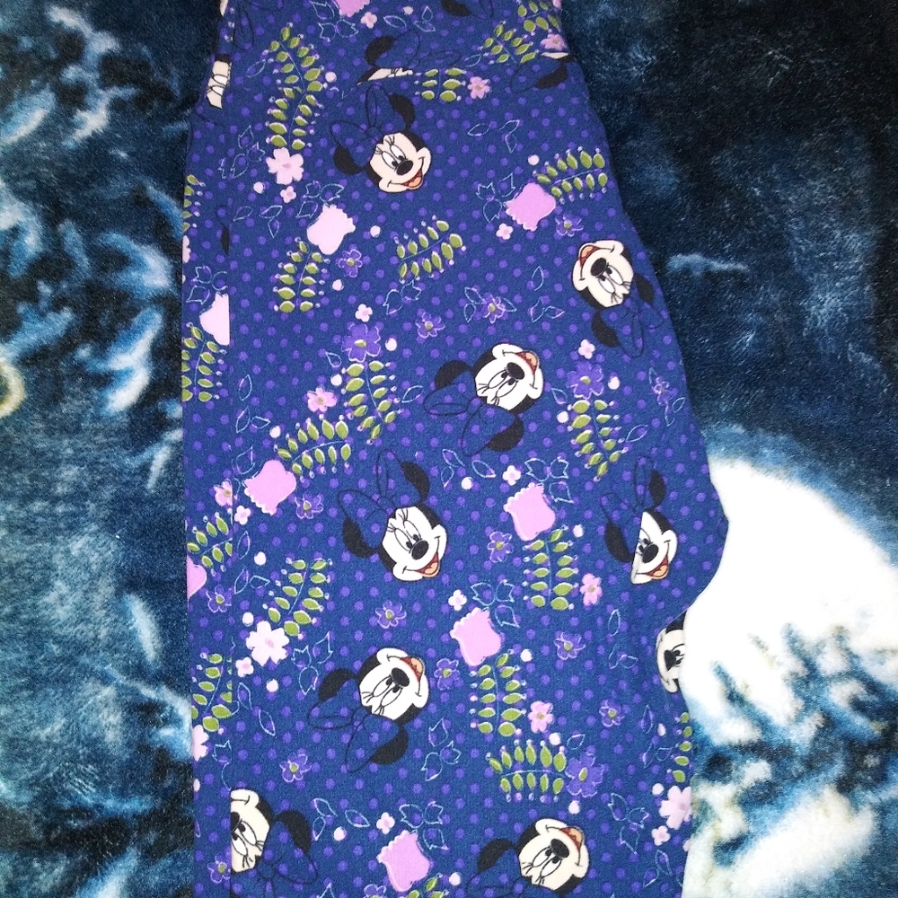 Lularoe Disney OS leggings